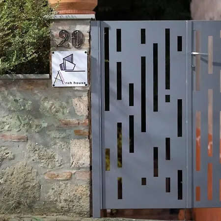 Archhouse