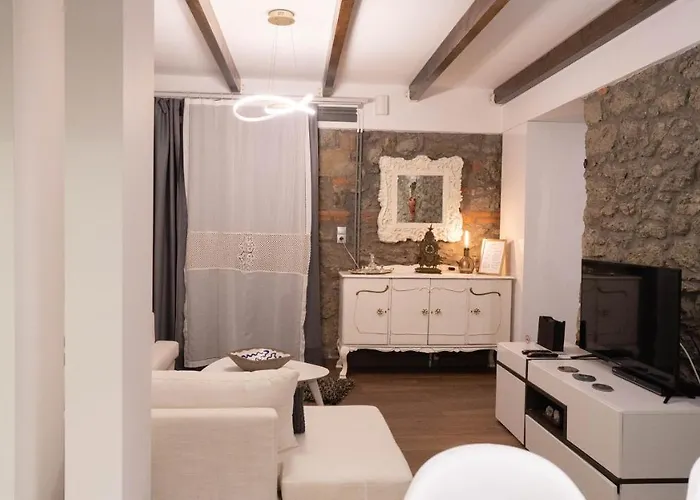 Archhouse 칼람파카